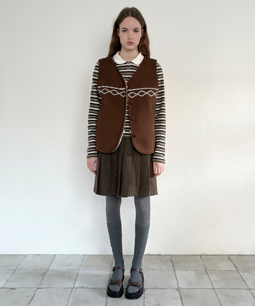 SINOON（シヌーン）の「SN Shearling Suede Vest (Brown)（ベスト・レディース・ダークブラウン・FREE）」の4枚目の写真