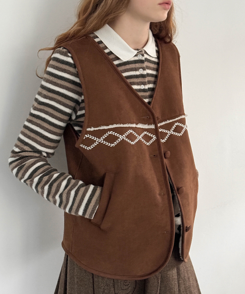 SINOON（シヌーン）の「SN Shearling Suede Vest (Brown)（ベスト・レディース・ダークブラウン・FREE）」の3枚目の写真