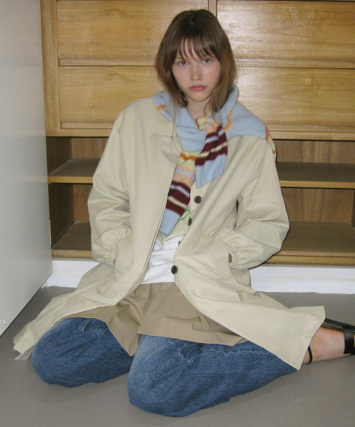 SINOON(シヌーン)の「Tailored Pleated Jacket (Beige)(トレンチコート・レディース・Beige・FREE)」の3枚目の写真