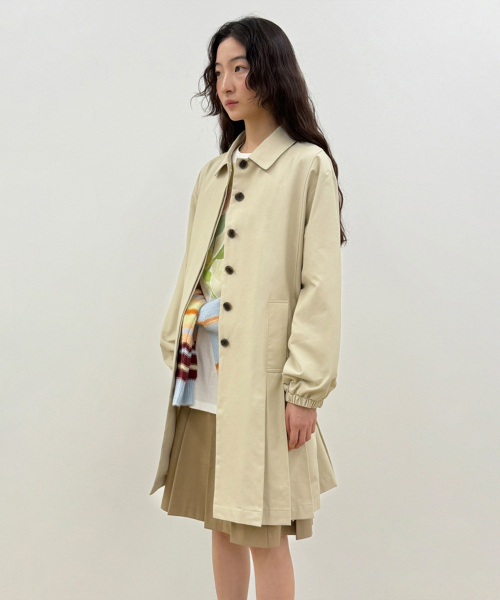 SINOON(シヌーン)の「Tailored Pleated Jacket (Beige)(トレンチコート・レディース・Beige・FREE)」の4枚目の写真