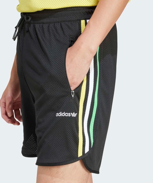 adidas（アディダス）の「スプリントショーツ / ハーフパンツ / アディダスオリジナルス adidas Originals（その他パンツ・メンズ・ブラック・SMALL/MEDIUM/LARGE/X-LARGE/XX-LARGE/X-SMALL/3XL）」の3枚目の写真