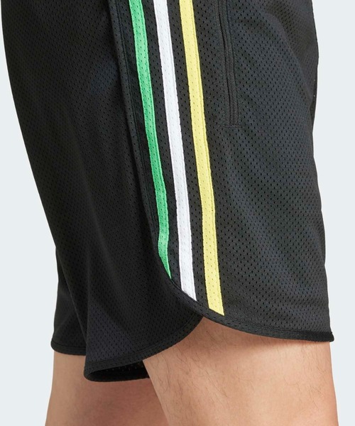 adidas（アディダス）の「スプリントショーツ / ハーフパンツ / アディダスオリジナルス adidas Originals（その他パンツ・メンズ・ブラック・SMALL/MEDIUM/LARGE/X-LARGE/XX-LARGE/X-SMALL/3XL）」の4枚目の写真