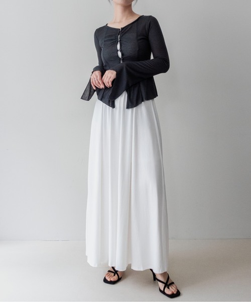 on:nue(オンニュ)の「【on:nue】ストレッチカットフレアマキシスカート /26-27 AW COLLECTION(スカート・レディース・ブラウン/ホワイト/ブラック/グレー・FREE)」の8枚目の写真
