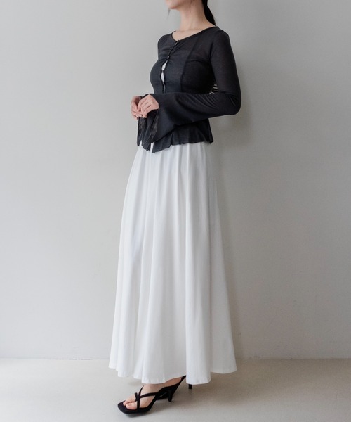 on:nue(オンニュ)の「【on:nue】ストレッチカットフレアマキシスカート /26-27 AW COLLECTION(スカート・レディース・ブラウン/ホワイト/ブラック/グレー・FREE)」の9枚目の写真