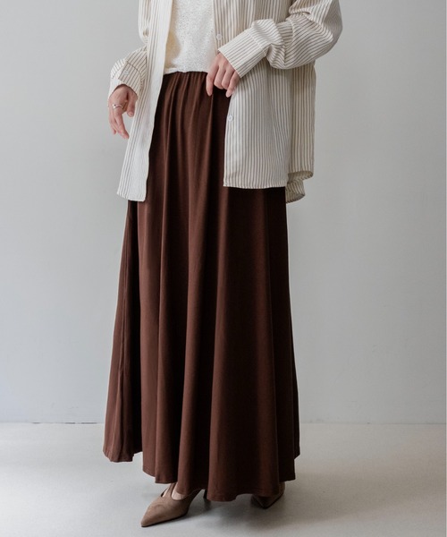 on:nue(オンニュ)の「【on:nue】ストレッチカットフレアマキシスカート /26-27 AW COLLECTION(スカート・レディース・ブラウン/ホワイト/ブラック/グレー・FREE)」の13枚目の写真