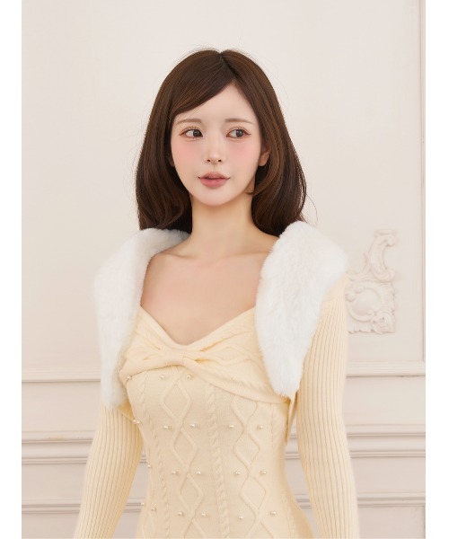 Darich(ダーリッチ)の「スノーケーブルリボンアンサンブルニットミニワンピース(ワンピース・レディース・ベージュ/ホワイト・FREE)」の12枚目の写真
