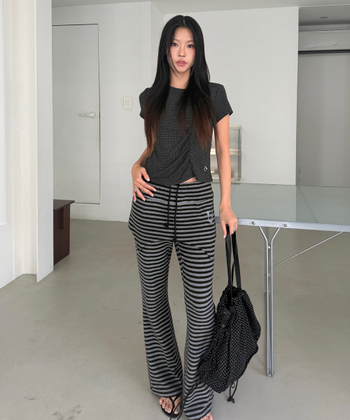 LMR(エルエムアール)の「ストライプレイヤードフレアスカートパンツ BLACK(その他パンツ・レディース・ブラック・SMALL/MEDIUM)」の2枚目の写真