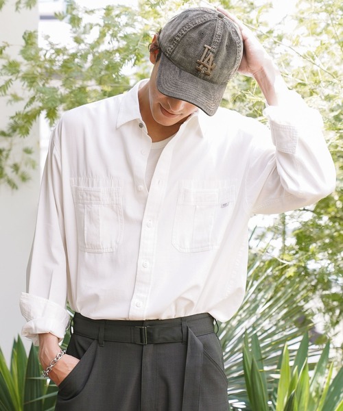 BAYFLOW(ベイフロー)の「GOOD FEELシャツ(シャツ/ブラウス・メンズ・オフホワイト/カーキ/ワイン・MEDIUM/LARGE)」の1枚目の写真