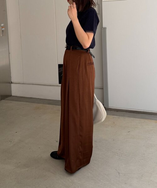 Thevon(ゼボン)の「サテンフロントタックパンツ(その他パンツ・レディース・ブラック/ブラウン・S/M)」の16枚目の写真
