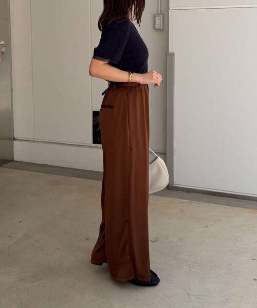Thevon(ゼボン)の「サテンフロントタックパンツ(その他パンツ・レディース・ブラック/ブラウン・S/M)」の18枚目の写真