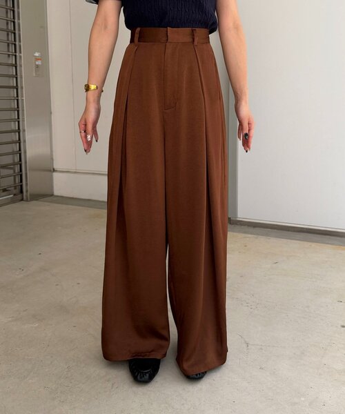 Thevon(ゼボン)の「サテンフロントタックパンツ(その他パンツ・レディース・ブラック/ブラウン・S/M)」の19枚目の写真