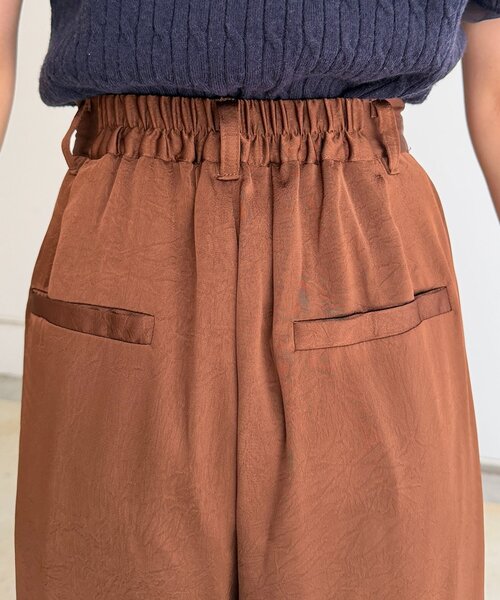 Thevon(ゼボン)の「サテンフロントタックパンツ(その他パンツ・レディース・ブラック/ブラウン・S/M)」の21枚目の写真