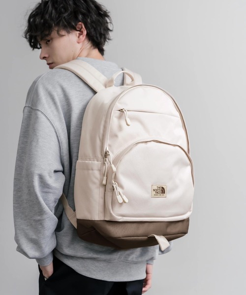 THE NORTH FACE(ザノースフェイス)の「日本未展開モデル THE NORTH FACE ザ・ノースフェイス WHITE LABEL ホワイトレーベル STANDARD BACKPACK M バックパック/リュック(バックパック/リュック・メンズ・クリーム/ブラック・FREE)」の2枚目の写真