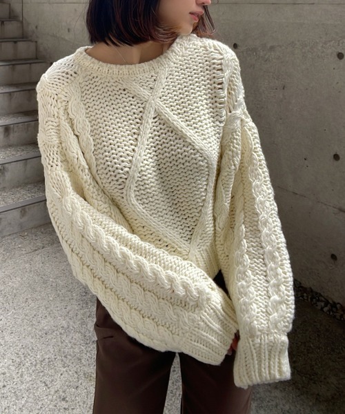 Human 2nd Occasion(ヒューマンセカンドオケージョン)の「ダイヤ柄 ロービングケーブルショート丈 ニットプルオーバー(ニット/セーター・レディース・チャコールグレー/オフホワイト・FREE)」の8枚目の写真