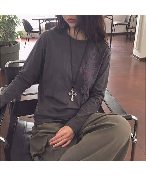 GRAVER（グレーバー）の「[UNISEX]SIM CROSS ロングスリーブ Tシャツ_4color（Tシャツ/カットソー・レディース・チャコールグレー/ホワイト/ライトホワイト/ブラック・MEDIUM/LARGE）」の4枚目の写真