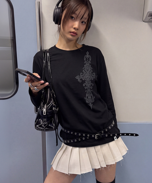 GRAVER（グレーバー）の「[UNISEX]SIM CROSS ロングスリーブ Tシャツ_4color（Tシャツ/カットソー・レディース・チャコールグレー/ホワイト/ライトホワイト/ブラック・MEDIUM/LARGE）」の6枚目の写真