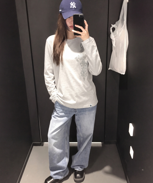 GRAVER（グレーバー）の「[UNISEX]SIM CROSS ロングスリーブ Tシャツ_4color（Tシャツ/カットソー・レディース・チャコールグレー/ホワイト/ライトホワイト/ブラック・MEDIUM/LARGE）」の9枚目の写真