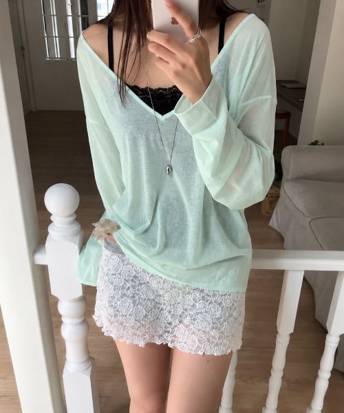 LOENNE(ロエヌ)の「Sheer Deep V-Neck Knit / シアーディープVネックニット(Tシャツ/カットソー・レディース・ホワイト/ブラック/ミント・FREE)」の3枚目の写真