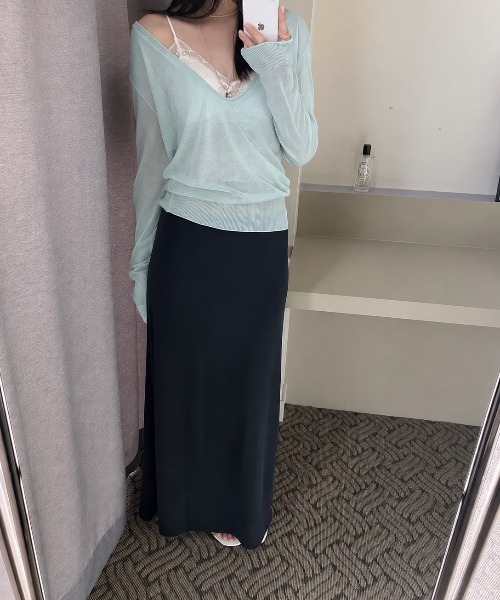 LOENNE(ロエヌ)の「Sheer Deep V-Neck Knit / シアーディープVネックニット(Tシャツ/カットソー・レディース・ホワイト/ブラック/ミント・FREE)」の15枚目の写真
