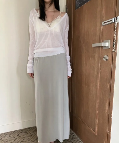 LOENNE(ロエヌ)の「Sheer Deep V-Neck Knit / シアーディープVネックニット(Tシャツ/カットソー・レディース・ホワイト/ブラック/ミント・FREE)」の16枚目の写真