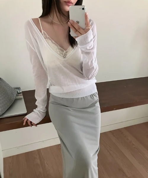 LOENNE(ロエヌ)の「Sheer Deep V-Neck Knit / シアーディープVネックニット(Tシャツ/カットソー・レディース・ホワイト/ブラック/ミント・FREE)」の18枚目の写真