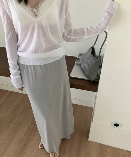 LOENNE(ロエヌ)の「Sheer Deep V-Neck Knit / シアーディープVネックニット(Tシャツ/カットソー・レディース・ホワイト/ブラック/ミント・FREE)」の20枚目の写真