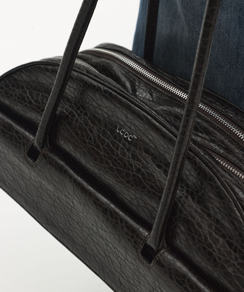 LCDC TM(エルシーディーシーティーエム)の「ARCH LONG SHOULDER BAG_MEDIUM (BROWN)(ショルダーバッグ・レディース・その他・OS)」の5枚目の写真