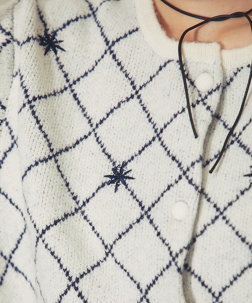 ANOTHER S(アナザーエス)の「刺繍ダイヤチェックニットカーディガン(カーディガン/ボレロ・レディース・ブラック/グレイッシュベージュ/アイボリー・M)」の20枚目の写真