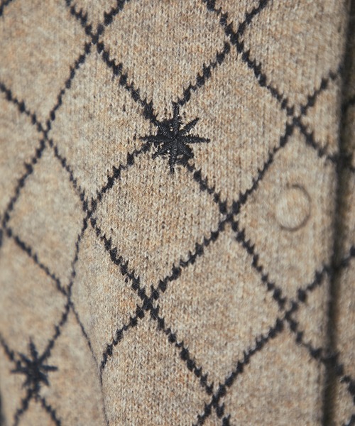ANOTHER S(アナザーエス)の「刺繍ダイヤチェックニットカーディガン(カーディガン/ボレロ・レディース・ブラック/グレイッシュベージュ/アイボリー・M)」の18枚目の写真