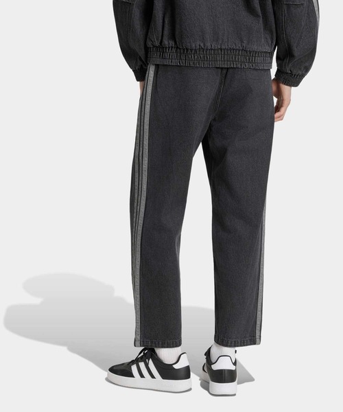 adidas(アディダス)の「スタジアム レギュラーフィット デニム フルレングス オープンヘム トラックパンツ / アディダス adidas(その他パンツ・メンズ・ブラック・SMALL/XX-LARGE/MEDIUM/LARGE/3XL/X-SMALL/X-LARGE)」の2枚目の写真