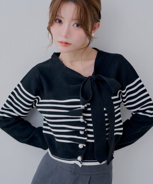Chico（チコ）の「ZOZO限定【SALON by Chico】フロントリボンパールフリルトップス（ニット/セーター・レディース・アイボリー/ホワイト系その他2/ブラック系その他2・FREE）」の3枚目の写真