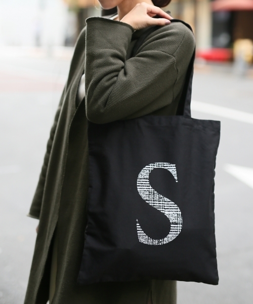 LEPSIM（レプシィム）の「LPイニシャルTOTE AW　727983（トートバッグ・レディース・R/Y/その他/M/S/A・ONE SIZE）」の5枚目の写真