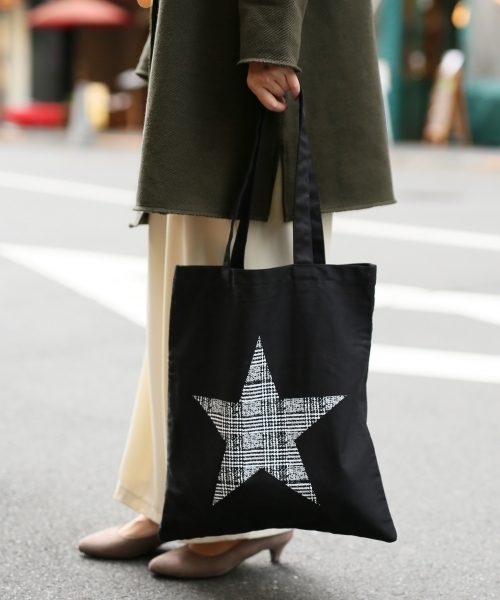 LEPSIM（レプシィム）の「LPイニシャルTOTE AW　727983（トートバッグ・レディース・R/Y/その他/M/S/A・ONE SIZE）」の2枚目の写真