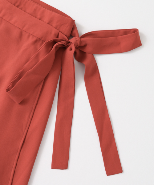 KBF+（ケービーエフプラス）の「KBF+ ラップロングSK（スカート・レディース・ライトベージュ/レッド/ブルー・ONE）」の8枚目の写真