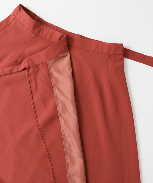 KBF+（ケービーエフプラス）の「KBF+ ラップロングSK（スカート・レディース・ライトベージュ/レッド/ブルー・ONE）」の9枚目の写真