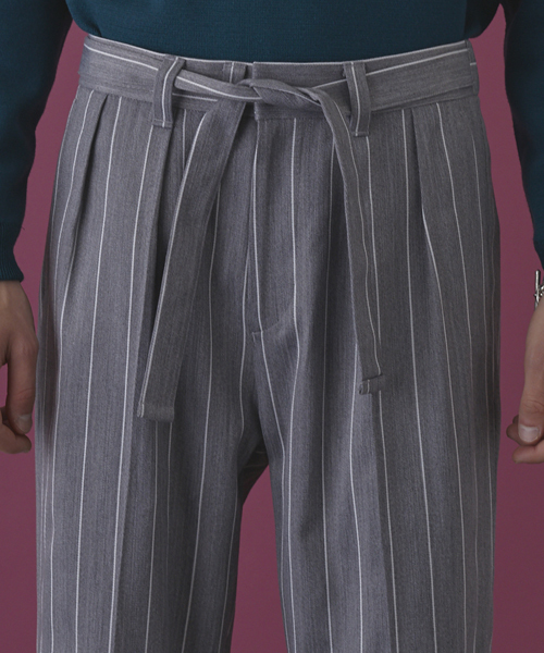 STUDIOUS HIGH(ストゥディオスハイ)の「STUDIOUS HIGH ベネシャンストライプワイドパンツ(スラックス・メンズ・ライトグレー/ネイビー・2/1)」の3枚目の写真