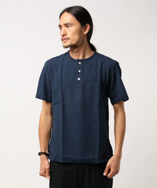 L&HARMONY(エルアンドハーモニー)の「プルオーバークルーネック半袖シアサッカーシャツ(シャツ/ブラウス・メンズ・ホワイト/ネイビー・MEDIUM/LARGE)」の4枚目の写真