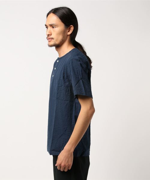 L&HARMONY(エルアンドハーモニー)の「プルオーバークルーネック半袖シアサッカーシャツ(シャツ/ブラウス・メンズ・ホワイト/ネイビー・MEDIUM/LARGE)」の5枚目の写真