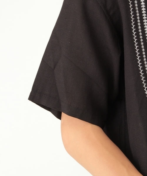 niko and...（ニコアンド）の「インドワイド刺繍シャツ（シャツ/ブラウス・メンズ・ホワイト/ブラウン/カーキ/チャコール・MEDIUM/LARGE）」の15枚目の写真