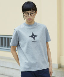 L&HARMONY（エルアンドハーモニー）の「＜L&HARMONY / エルアンドハーモニー＞ハイクルーネックプリントTシャツ"SHURIKEN"（Tシャツ/カットソー）」