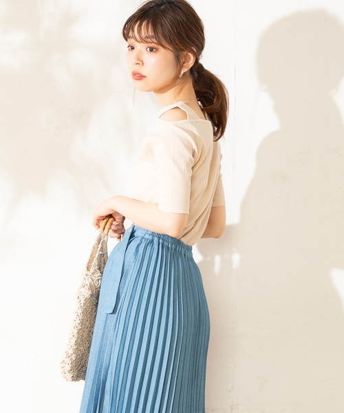natural couture(ナチュラルクチュール)の「ワンショルストラップテレコTシャツ(Tシャツ/カットソー・レディース・ブラック/ベージュ/ブラウン/サックスブルー/アイボリー・FREE)」の19枚目の写真