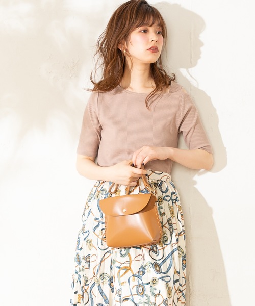 natural couture(ナチュラルクチュール)の「ワンショルストラップテレコTシャツ(Tシャツ/カットソー・レディース・ブラック/ベージュ/ブラウン/サックスブルー/アイボリー・FREE)」の15枚目の写真