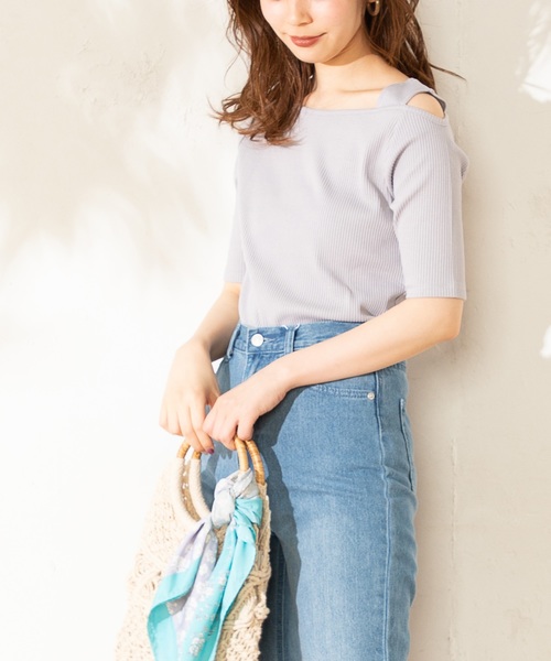natural couture(ナチュラルクチュール)の「ワンショルストラップテレコTシャツ(Tシャツ/カットソー・レディース・ブラック/ベージュ/ブラウン/サックスブルー/アイボリー・FREE)」の18枚目の写真