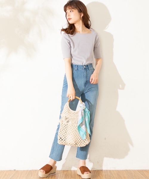 natural couture(ナチュラルクチュール)の「ワンショルストラップテレコTシャツ(Tシャツ/カットソー・レディース・ブラック/ベージュ/ブラウン/サックスブルー/アイボリー・FREE)」の7枚目の写真
