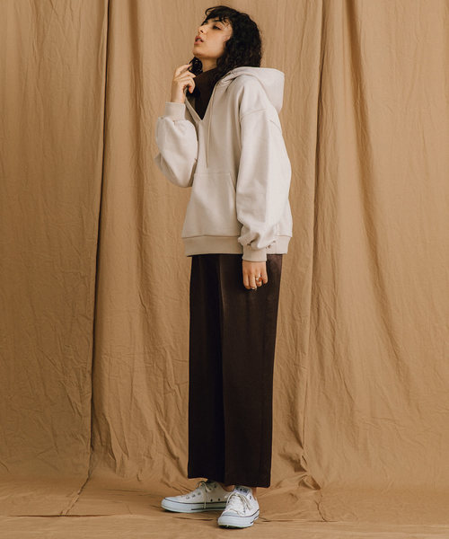 PUBLIC TOKYO（パブリックトウキョウ）の「極 Vネックスリットフードパーカー（パーカー・レディース・ダークグレー/ベージュ/パープル・FREE）」の8枚目の写真