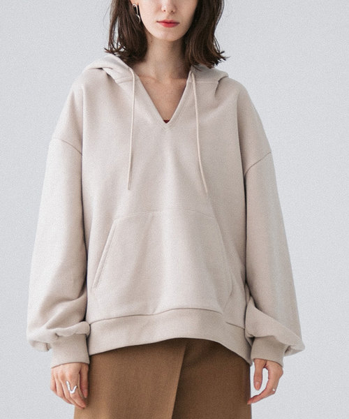 PUBLIC TOKYO（パブリックトウキョウ）の「極 Vネックスリットフードパーカー（パーカー・レディース・ダークグレー/ベージュ/パープル・FREE）」の11枚目の写真