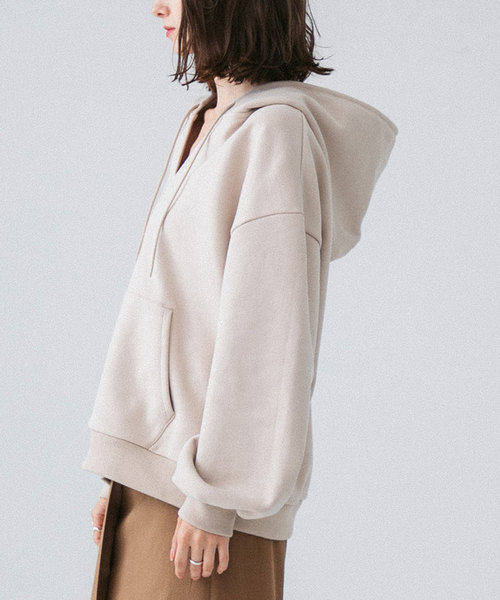 PUBLIC TOKYO（パブリックトウキョウ）の「極 Vネックスリットフードパーカー（パーカー・レディース・ダークグレー/ベージュ/パープル・FREE）」の13枚目の写真