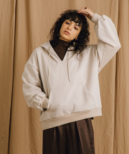 PUBLIC TOKYO（パブリックトウキョウ）の「極 Vネックスリットフードパーカー（パーカー・レディース・ダークグレー/ベージュ/パープル・FREE）」の14枚目の写真