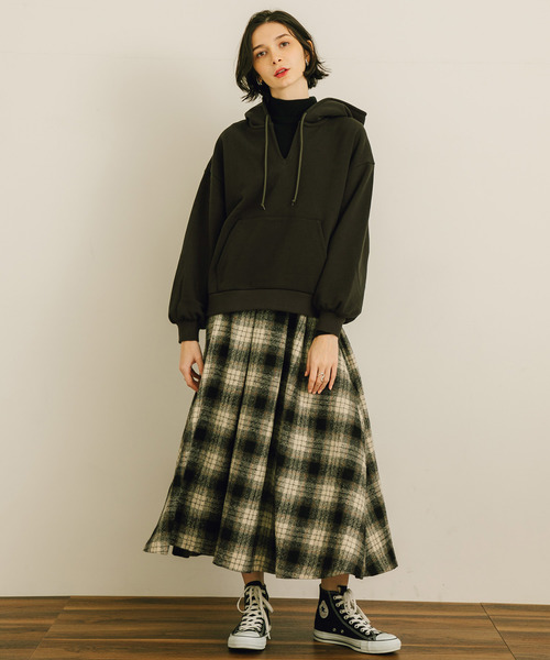 PUBLIC TOKYO（パブリックトウキョウ）の「極 Vネックスリットフードパーカー（パーカー・レディース・ダークグレー/ベージュ/パープル・FREE）」の17枚目の写真