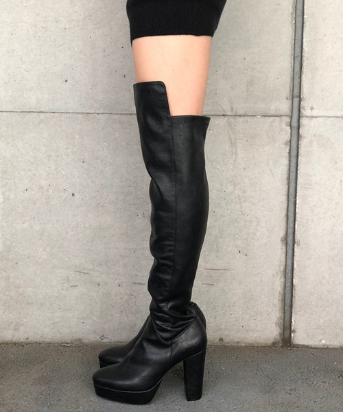 ENVYM(アンビー)の「ヒールニーハイブーツ(ブーツ・レディース・ブラック・22.5㎝/23.5㎝/24.5㎝)」の6枚目の写真